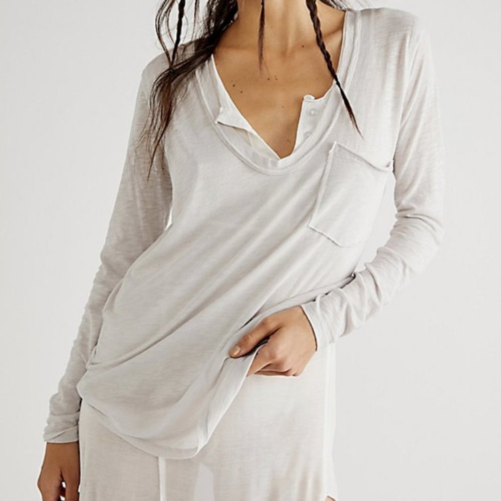 FREE PEOPLE - WE THE FREE - LIGHT GREY - BETTY LONG SLEEVE SLOUCHY TOP